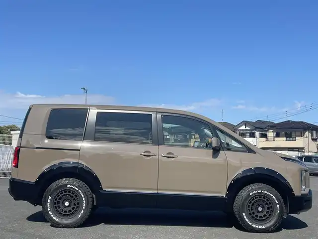 三菱 デリカＤ：５ G パワーパッケージ 千葉県 2022(令4)年 3.1万km 茶 AIS検査済み/【2508013513】社外パーツ取り付け済み/全塗装　/ＪＡＯＳフロントグリル／オーバーフェンダー　（社外）/ＴＯＹＯオープンカントリーＲ／Ｔ新品タイヤ　（社外）/ＷＥＤＳマッドヴァンスＸ新品アルミ　（社外）/ボンネットエンブレム　/純正10.1インチナビ　/全方位カメラ　/オートサイドステップ/両側パワースライドドア/パワーバックドア/前席シートヒーター/ステアリングヒーター/パドルシフト