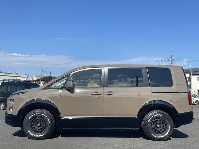 三菱 デリカＤ：５ G パワーパッケージ 千葉県 2022(令4)年 3.1万km 茶 AIS検査済み/【2508013513】社外パーツ取り付け済み/全塗装　/ＪＡＯＳフロントグリル／オーバーフェンダー　（社外）/ＴＯＹＯオープンカントリーＲ／Ｔ新品タイヤ　（社外）/ＷＥＤＳマッドヴァンスＸ新品アルミ　（社外）/ボンネットエンブレム　/純正10.1インチナビ　/全方位カメラ　/オートサイドステップ/両側パワースライドドア/パワーバックドア/前席シートヒーター/ステアリングヒーター/パドルシフト