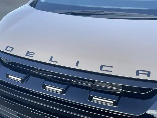 三菱 デリカＤ：５ G パワーパッケージ 千葉県 2022(令4)年 3.1万km 茶 AIS検査済み/【2508013513】社外パーツ取り付け済み/全塗装　/ＪＡＯＳフロントグリル／オーバーフェンダー　（社外）/ＴＯＹＯオープンカントリーＲ／Ｔ新品タイヤ　（社外）/ＷＥＤＳマッドヴァンスＸ新品アルミ　（社外）/ボンネットエンブレム　/純正10.1インチナビ　/全方位カメラ　/オートサイドステップ/両側パワースライドドア/パワーバックドア/前席シートヒーター/ステアリングヒーター/パドルシフト