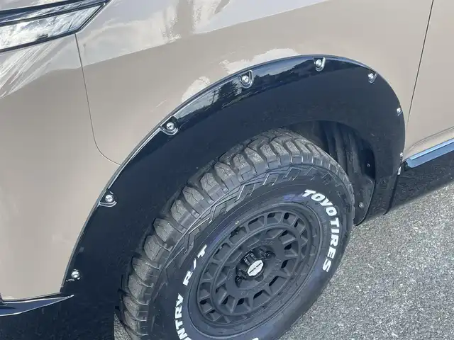 三菱 デリカＤ：５ G パワーパッケージ 千葉県 2022(令4)年 3.1万km 茶 AIS検査済み/【2508013513】社外パーツ取り付け済み/全塗装　/ＪＡＯＳフロントグリル／オーバーフェンダー　（社外）/ＴＯＹＯオープンカントリーＲ／Ｔ新品タイヤ　（社外）/ＷＥＤＳマッドヴァンスＸ新品アルミ　（社外）/ボンネットエンブレム　/純正10.1インチナビ　/全方位カメラ　/オートサイドステップ/両側パワースライドドア/パワーバックドア/前席シートヒーター/ステアリングヒーター/パドルシフト