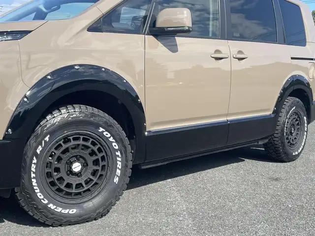 三菱 デリカＤ：５ G パワーパッケージ 千葉県 2022(令4)年 3.1万km 茶 AIS検査済み/【2508013513】社外パーツ取り付け済み/全塗装　/ＪＡＯＳフロントグリル／オーバーフェンダー　（社外）/ＴＯＹＯオープンカントリーＲ／Ｔ新品タイヤ　（社外）/ＷＥＤＳマッドヴァンスＸ新品アルミ　（社外）/ボンネットエンブレム　/純正10.1インチナビ　/全方位カメラ　/オートサイドステップ/両側パワースライドドア/パワーバックドア/前席シートヒーター/ステアリングヒーター/パドルシフト