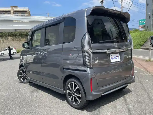 ホンダ Ｎ ＢＯＸ G L ホンダセンシング 福岡県 2018(平30)年 10万km シャイニンググレーM (株)IDOMが運営する【じしゃロン八幡西店】の自社ローン専用車両になります。こちらは現金またはオートローンご利用時の価格です。自社ローンご希望の方は別途その旨お申付け下さい/ホンダセンシング/純正ナビ VXM-184VFi/TV/CD/DVD/BT/バックカメラ/パワースライドドア/クルーズコントロール/ETC