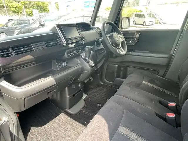 ホンダ Ｎ ＢＯＸ G L ホンダセンシング 福岡県 2018(平30)年 10万km シャイニンググレーM (株)IDOMが運営する【じしゃロン八幡西店】の自社ローン専用車両になります。こちらは現金またはオートローンご利用時の価格です。自社ローンご希望の方は別途その旨お申付け下さい/ホンダセンシング/純正ナビ VXM-184VFi/TV/CD/DVD/BT/バックカメラ/パワースライドドア/クルーズコントロール/ETC
