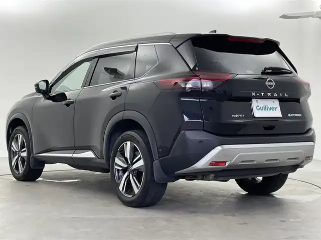 日産 エクストレイル G e－4ORCE 福井県 2023(令5)年 3.7万km ダイヤモンドブラック ４WD/プロパイロット/・衝突軽減ブレーキ/・車線逸脱警報機能/・レーンキープアシスト/・クルーズコントロール（追従有）/12.3インチコネクトナビ/【AM/FM/Bluetooth/フルセグTV】/アラウンドビューモニター/ETC2.0/電動リアゲート/レザーシート/パワーシート/シートヒーター（全席）/ハンドルヒーター/プッシュスタート/スマートキー/オートライト/LEDヘッドライド/LEDフォグライド/電源ソケット（ＤＣ１２Ｖ）/・ワイヤレス充電器/・ＵＳＢ電源ポート（ＴＹＰＥ－Ｃ）/・１００Ｖ　ＡＣ電源（１５００Ｗ）