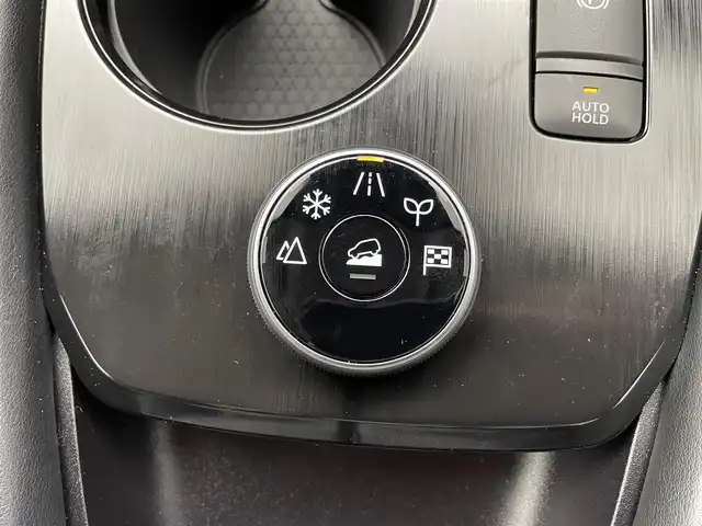 日産 エクストレイル G e－4ORCE 福井県 2023(令5)年 3.7万km ダイヤモンドブラック ４WD/プロパイロット/・衝突軽減ブレーキ/・車線逸脱警報機能/・レーンキープアシスト/・クルーズコントロール（追従有）/12.3インチコネクトナビ/【AM/FM/Bluetooth/フルセグTV】/アラウンドビューモニター/ETC2.0/電動リアゲート/レザーシート/パワーシート/シートヒーター（全席）/ハンドルヒーター/プッシュスタート/スマートキー/オートライト/LEDヘッドライド/LEDフォグライド/電源ソケット（ＤＣ１２Ｖ）/・ワイヤレス充電器/・ＵＳＢ電源ポート（ＴＹＰＥ－Ｃ）/・１００Ｖ　ＡＣ電源（１５００Ｗ）