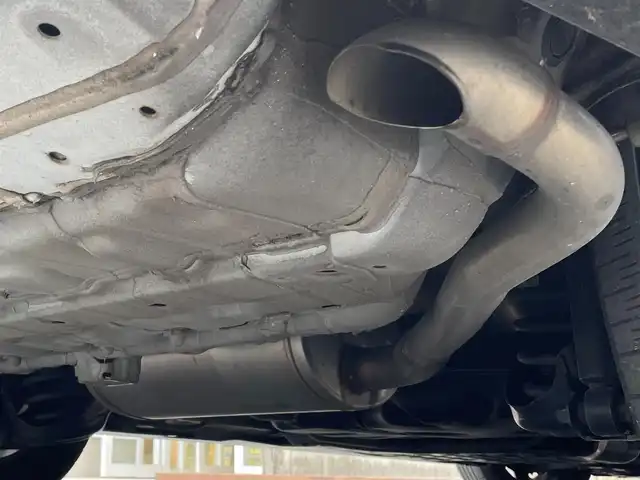 ホンダ ステップワゴン スパーダ ホンダセンシング 滋賀県 2020(令2)年 6.4万km プレミアムスパークルブラックパール 後席モニター【VM-185EN】/両側パワースライドドア/純正10インチナビ/（AM/FM/CD/DVD/フルセグ/Bluetooth）/バックカメラ/ETC2.0/ドライブレコーダー/冬タイヤ積込（ホイール付）/ホンダセンシング/・踏み間違い防止アシスト/・プリクラッシュブレーキアシスト/・ヒルスタート（坂道発進）アシスト/・TCS（トラクションコントロールシステム）/・VDC（ビークルダイナミクスコントロール）/・レーンキープアシスト/・車間自動制御システム/・ASCD（オートスピードコントロール装置）/・ABS（アンチロックブレーキシステム）/・標識検知機能/・盗難防止アラーム/電動格納ミラー/アイドリングストップ/ステアリングスイッチ/パドルシフト/オートライト/LEDヘッドライト/フロントフォグ/フルオートエアコン/USB端子/プッシュスタート/スマートキー/スペアキー/純正フロアマット