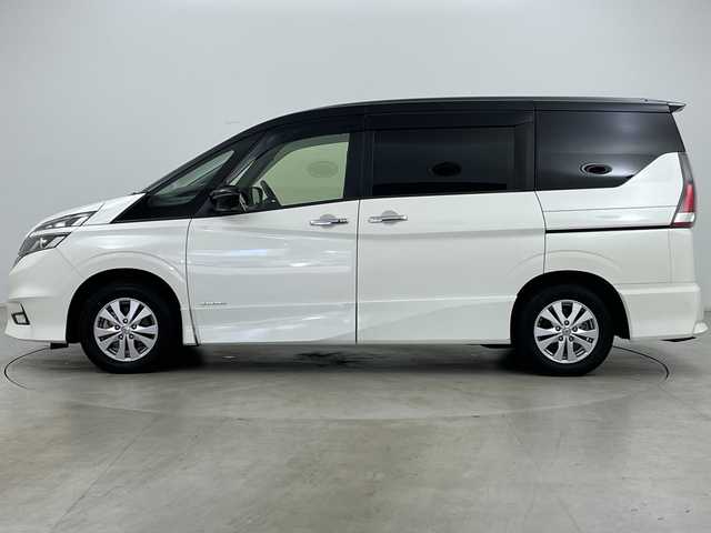 日産 セレナ ハイウェイスターVセレクションⅡ 道央・札幌 2019(令1)年 6.9万km ブリリアントホワイトパール 2トーン ・４WD/・純正ナビ(TV&BT&CD&DVD)/・寒冷地仕様/・車線逸脱警報/・車線逸脱防止支援システム/・純正フリップダウンモニター/・TVキャンセラー/・純正デジタルインナーミラー/・両側パワースライドドア/・バックカメラ/・サイドカメラ/・全方位カメラ/・ハンズフリースライドドア/・純正ドラレコ/・純正ビルトインETC/・LEDヘッドライト/・ドアミラーヒーター/・プッシュスタート/・スマートキー