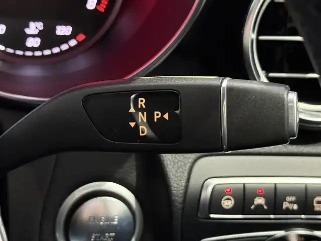 メルセデス・ベンツ ＧＬＣ２００ クーペスポーツ 静岡県 2017(平29)年 3.3万km ダイヤモンドホワイト レーダーセーフティパッケージ/・アクティブブレーキアシスト/・PRE-SAFEプラス/・PRE-SAFE/・アクティブレーンキーピングアシスト/・アクティブブラインドスポットアシスト/・アクティブディスタンスアシスト・ディストロニック/・アクティブステアリングアシスト/・チャイルドセーフティシートセンサー/ハーフレザーシート/電動リアゲート/COMANDシステム/(CD/Bluetooth/フルセグ)/360°カメラ/アダプティブクルーズコントロール/レーンキープアシスト/パーキングアシスト/メモリー付パワーシート/シートヒーター/キーレスゴー/純正フロアマット/純正19インチアルミホイール