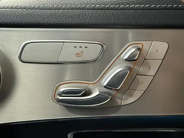 メルセデス・ベンツ ＧＬＣ２００ クーペスポーツ 静岡県 2017(平29)年 3.3万km ダイヤモンドホワイト レーダーセーフティパッケージ/・アクティブブレーキアシスト/・PRE-SAFEプラス/・PRE-SAFE/・アクティブレーンキーピングアシスト/・アクティブブラインドスポットアシスト/・アクティブディスタンスアシスト・ディストロニック/・アクティブステアリングアシスト/・チャイルドセーフティシートセンサー/ハーフレザーシート/電動リアゲート/COMANDシステム/(CD/Bluetooth/フルセグ)/360°カメラ/アダプティブクルーズコントロール/レーンキープアシスト/パーキングアシスト/メモリー付パワーシート/シートヒーター/キーレスゴー/純正フロアマット/純正19インチアルミホイール