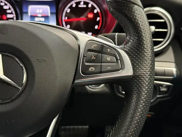 メルセデス・ベンツ ＧＬＣ２００ クーペスポーツ 静岡県 2017(平29)年 3.3万km ダイヤモンドホワイト レーダーセーフティパッケージ/・アクティブブレーキアシスト/・PRE-SAFEプラス/・PRE-SAFE/・アクティブレーンキーピングアシスト/・アクティブブラインドスポットアシスト/・アクティブディスタンスアシスト・ディストロニック/・アクティブステアリングアシスト/・チャイルドセーフティシートセンサー/ハーフレザーシート/電動リアゲート/COMANDシステム/(CD/Bluetooth/フルセグ)/360°カメラ/アダプティブクルーズコントロール/レーンキープアシスト/パーキングアシスト/メモリー付パワーシート/シートヒーター/キーレスゴー/純正フロアマット/純正19インチアルミホイール
