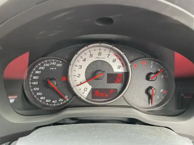 トヨタ ８６ GT リミテッド 長野県 2015(平27)年 4.5万km ピュアレッド 純正SDナビ/・Bluetooth/フルセグTV/DVD/CD/パドルシフト/クルーズコントロール追従無し/バックカメラ/純正フロアマット/ハーフレザーシート/シートヒーターD+N席/リアガラス　エアロ装着（メーカ　TRD）/純正17インチAW/スタッドレスタイヤ/コーナーセンサー前後/LEDオートヘッドライト/フォグランプ/スポーツモード/スノーモード/Wエアバック/カーテンエアバック/冷房AAC/スマートキー/スペアキー1本