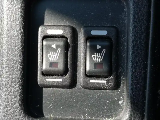 トヨタ ８６ GT リミテッド 茨城県 2015(平27)年 4.5万km ピュアレッド 純正ナビ/【AM・FM・CD・DVD・SD・TV・BT・DS・USB・VTR】/シートヒーター/TRDエアロパーツ/TRDマフラー/TRDリアデュフューザー/TRDリアウィンドウルーバー/フロントフェンダーフィン/パドルシフト/クルーズコントロール/ETC/バックカメラ/純正フロアマット/ハーフレザーシート/純正17インチAW/コーナーセンサー前後/オートライト/キセノンライト/Fフォグ