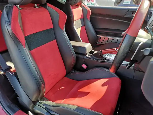 トヨタ ８６ GT リミテッド 茨城県 2015(平27)年 4.5万km ピュアレッド 純正ナビ/【AM・FM・CD・DVD・SD・TV・BT・DS・USB・VTR】/シートヒーター/TRDエアロパーツ/TRDマフラー/TRDリアデュフューザー/TRDリアウィンドウルーバー/フロントフェンダーフィン/パドルシフト/クルーズコントロール/ETC/バックカメラ/純正フロアマット/ハーフレザーシート/純正17インチAW/コーナーセンサー前後/オートライト/キセノンライト/Fフォグ