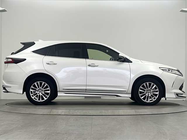 トヨタ ハリアー プレミアム 大阪府 2019(平31)年 4.7万km ホワイトパールクリスタルシャイン 社外10インチナビ(ALPINE/EX10Z)/・フルセグTV/・Bluetooth/・CD/DVD/・USB接続/モデリスタエアロ/トヨタセーフティセンス/・プリクラッシュセーフティー/・パーキングサポートブレーキ/・レーダークルーズコントロール/・nanoe/茶革シート/前席パワーシート/バックカメラ/LEDヘッドライト/保証書/取扱説明書/点検記録簿