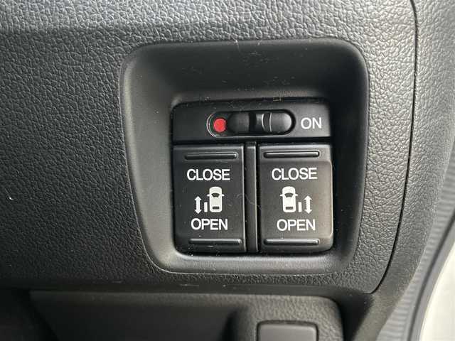 ホンダ Ｎ ＢＯＸ G ターボ Lパッケージ 愛知県 2017(平29)年 5.8万km プレミアムホワイトパールⅡ /禁煙/ワンオーナー//純正ナビ/BT/TV/CD//バックカメラ/ETC//両側パワースライドドア//革巻きステア/ステアスイッチ/パドルシフト//リアロールサンシェード//ハーフレザーシート//クルーズコントロール//横滑り防止//純正15インチAW//プッシュスタート/スマートキー//HIDオートライト/LEDフォグ/LEDルームランプ//オートリトラウィンカーミラー//純正フロアマット//純正ドアバイザー//保証書//取扱説明書//スペアスマートキー有り