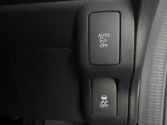 ホンダ Ｎ ＢＯＸ G ターボ Lパッケージ 愛知県 2017(平29)年 5.8万km プレミアムホワイトパールⅡ /禁煙/ワンオーナー//純正ナビ/BT/TV/CD//バックカメラ/ETC//両側パワースライドドア//革巻きステア/ステアスイッチ/パドルシフト//リアロールサンシェード//ハーフレザーシート//クルーズコントロール//横滑り防止//純正15インチAW//プッシュスタート/スマートキー//HIDオートライト/LEDフォグ/LEDルームランプ//オートリトラウィンカーミラー//純正フロアマット//純正ドアバイザー//保証書//取扱説明書//スペアスマートキー有り