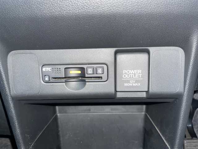 ホンダ Ｎ ＢＯＸ G ターボ Lパッケージ 愛知県 2017(平29)年 5.8万km プレミアムホワイトパールⅡ /禁煙/ワンオーナー//純正ナビ/BT/TV/CD//バックカメラ/ETC//両側パワースライドドア//革巻きステア/ステアスイッチ/パドルシフト//リアロールサンシェード//ハーフレザーシート//クルーズコントロール//横滑り防止//純正15インチAW//プッシュスタート/スマートキー//HIDオートライト/LEDフォグ/LEDルームランプ//オートリトラウィンカーミラー//純正フロアマット//純正ドアバイザー//保証書//取扱説明書//スペアスマートキー有り