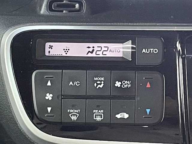 ホンダ Ｎ ＢＯＸ G ターボ Lパッケージ 愛知県 2017(平29)年 5.8万km プレミアムホワイトパールⅡ /禁煙/ワンオーナー//純正ナビ/BT/TV/CD//バックカメラ/ETC//両側パワースライドドア//革巻きステア/ステアスイッチ/パドルシフト//リアロールサンシェード//ハーフレザーシート//クルーズコントロール//横滑り防止//純正15インチAW//プッシュスタート/スマートキー//HIDオートライト/LEDフォグ/LEDルームランプ//オートリトラウィンカーミラー//純正フロアマット//純正ドアバイザー//保証書//取扱説明書//スペアスマートキー有り