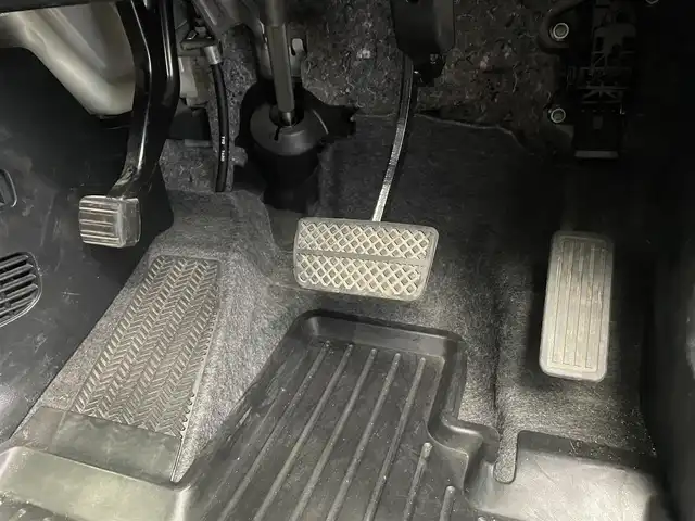 ホンダ Ｎ ＢＯＸ カスタム G Lパッケージ 鹿児島県 2017(平29)年 4.7万km プレミアムホワイトパールⅡ 純正ディスプレイ付きCDオーディオ/ワンセグ/CD/AM/FM/バックカメラ/シティブレーキアクティブシステム/両側パワースライドドア/ETC/オートライト/HIDヘッドライト/純正14インチアルミホイール/純正ラバーマット/ドアバイザー