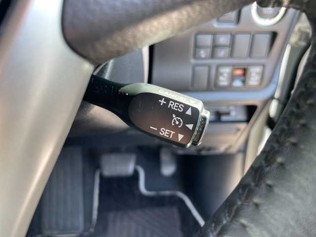 トヨタ ノア Si ダブルバイビーⅢ 愛知県 2021(令3)年 6.5万km ホワイトパールクリスタルシャイン トヨタセーフティセンス/純正9型ナビ/12型フリップダウンモニター/両側パワースライドドア/バックカメラ/コーナーセンサー/純正アルミホイール/ＥＴＣ/LEDヘッドライト/リアオートエアコン/レーンキープアシスト/ドライブレコーダー/衝突軽減システム/フルセグ/CD DVD/Bluetooth/ステアリングスイッチ/スマートキー/プッシュスタート