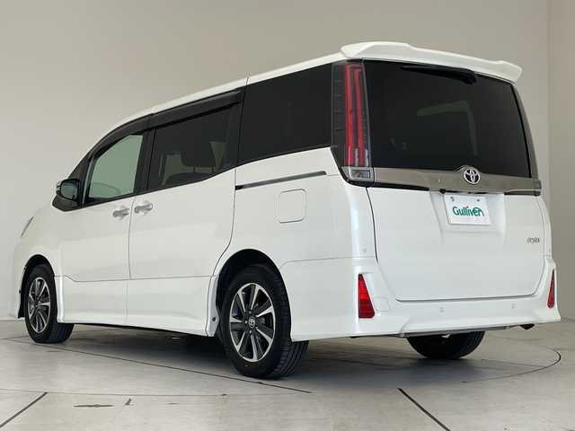 トヨタ ノア Si ダブルバイビーⅢ 愛知県 2021(令3)年 6.5万km ホワイトパールクリスタルシャイン トヨタセーフティセンス/純正9型ナビ/12型フリップダウンモニター/両側パワースライドドア/バックカメラ/コーナーセンサー/純正アルミホイール/ＥＴＣ/LEDヘッドライト/リアオートエアコン/レーンキープアシスト/ドライブレコーダー/衝突軽減システム/フルセグ/CD DVD/Bluetooth/ステアリングスイッチ/スマートキー/プッシュスタート