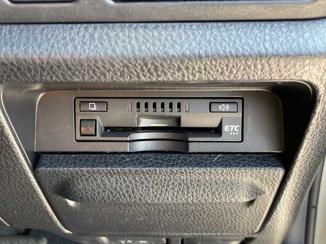 トヨタ ノア Si ダブルバイビーⅢ 愛知県 2021(令3)年 6.5万km ホワイトパールクリスタルシャイン トヨタセーフティセンス/純正9型ナビ/12型フリップダウンモニター/両側パワースライドドア/バックカメラ/コーナーセンサー/純正アルミホイール/ＥＴＣ/LEDヘッドライト/リアオートエアコン/レーンキープアシスト/ドライブレコーダー/衝突軽減システム/フルセグ/CD DVD/Bluetooth/ステアリングスイッチ/スマートキー/プッシュスタート