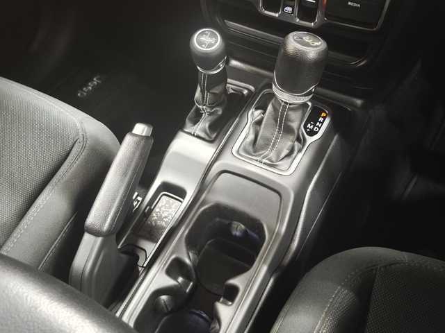 クライスラー・ジープ ジープ ラングラー アンリミテッド サハラ 群馬県 2019(令1)年 2.2万km グラニトクリスタル ACC/フロント＆サイド＆バックカメラ/ブラインドスポットアシスト/フルセグTV/純正ナビ/LEDヘッドライト/アンドロイドオート/ETC2.0/スマートキー/パークアシスト/プッシュスタート