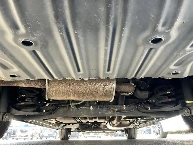 日産 セレナ ハイウェイスター G プロパイロットED 静岡県 2017(平29)年 6.3万km ダイヤモンドブラック 2トーン 純正９型ナビ（CD/DVD/BT/フルセグ）/バックカメラ/純正後席モニター/プロパイロット/エンジンスタートボタン/パワーステアリング/パワーウィンドウ/アイドリングストップ/スマートキー/スペアキー1本/Wオートエアコン/レーダークルーズコントロール/USB入力端子/ETC/三列シート/ドライブレコーダー/ウォークスルー/純正フロアマット/布シート/純正フロアマット/両側パワースライドドア/純正アルミホイール/ABS/横滑り防止装置/コーナーセンサー前後/レーンキープアシスト/オートライト/LEDヘッドライト/W+サイドエアバッグ/衝突軽減システム/エンジンチェックランプ点灯