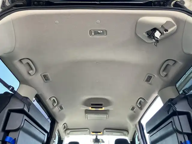 日産 セレナ ハイウェイスター G プロパイロットED 静岡県 2017(平29)年 6.3万km ダイヤモンドブラック 2トーン 純正９型ナビ（CD/DVD/BT/フルセグ）/バックカメラ/純正後席モニター/プロパイロット/エンジンスタートボタン/パワーステアリング/パワーウィンドウ/アイドリングストップ/スマートキー/スペアキー1本/Wオートエアコン/レーダークルーズコントロール/USB入力端子/ETC/三列シート/ドライブレコーダー/ウォークスルー/純正フロアマット/布シート/純正フロアマット/両側パワースライドドア/純正アルミホイール/ABS/横滑り防止装置/コーナーセンサー前後/レーンキープアシスト/オートライト/LEDヘッドライト/W+サイドエアバッグ/衝突軽減システム/エンジンチェックランプ点灯