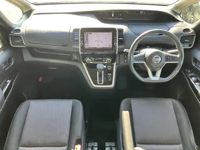 日産 セレナ ハイウェイスター G プロパイロットED 静岡県 2017(平29)年 6.3万km ダイヤモンドブラック 2トーン 純正９型ナビ（CD/DVD/BT/フルセグ）/バックカメラ/純正後席モニター/プロパイロット/エンジンスタートボタン/パワーステアリング/パワーウィンドウ/アイドリングストップ/スマートキー/スペアキー1本/Wオートエアコン/レーダークルーズコントロール/USB入力端子/ETC/三列シート/ドライブレコーダー/ウォークスルー/純正フロアマット/布シート/純正フロアマット/両側パワースライドドア/純正アルミホイール/ABS/横滑り防止装置/コーナーセンサー前後/レーンキープアシスト/オートライト/LEDヘッドライト/W+サイドエアバッグ/衝突軽減システム/エンジンチェックランプ点灯