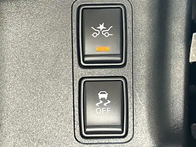 日産 セレナ ハイウェイスター G プロパイロットED 静岡県 2017(平29)年 6.3万km ダイヤモンドブラック 2トーン 純正９型ナビ（CD/DVD/BT/フルセグ）/バックカメラ/純正後席モニター/プロパイロット/エンジンスタートボタン/パワーステアリング/パワーウィンドウ/アイドリングストップ/スマートキー/スペアキー1本/Wオートエアコン/レーダークルーズコントロール/USB入力端子/ETC/三列シート/ドライブレコーダー/ウォークスルー/純正フロアマット/布シート/純正フロアマット/両側パワースライドドア/純正アルミホイール/ABS/横滑り防止装置/コーナーセンサー前後/レーンキープアシスト/オートライト/LEDヘッドライト/W+サイドエアバッグ/衝突軽減システム/エンジンチェックランプ点灯