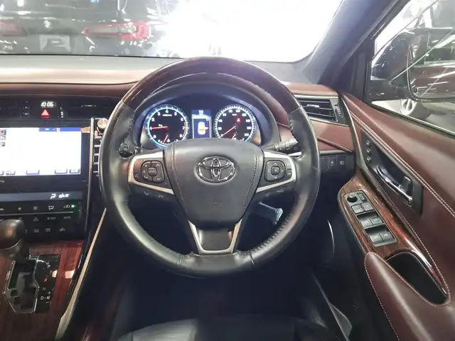 トヨタ ハリアー プレミアム アドバンスドP 香川県 2017(平29)年 3.3万km ブラキッシュレッドマイカ ムーンルーフ/革シートセット/純正8型ナビ/フルセグTV/JBLプレミアムサウンドシステム/パワーバックドア/パノラミックビューモニター/ビルトインETC/レーダークルーズコントロール/クリアランスソナー/衝突被害軽減ブレーキ/車線逸脱警報/LEDヘッドランプ/オートライト/木目調/革巻きコンビステアリング/ブラック革シート/前席パワーシート/シートヒーター/運転席ポジションメモリー/純正18インチアルミホイール/スマートキー/プッシュエンジンスタート/禁煙車