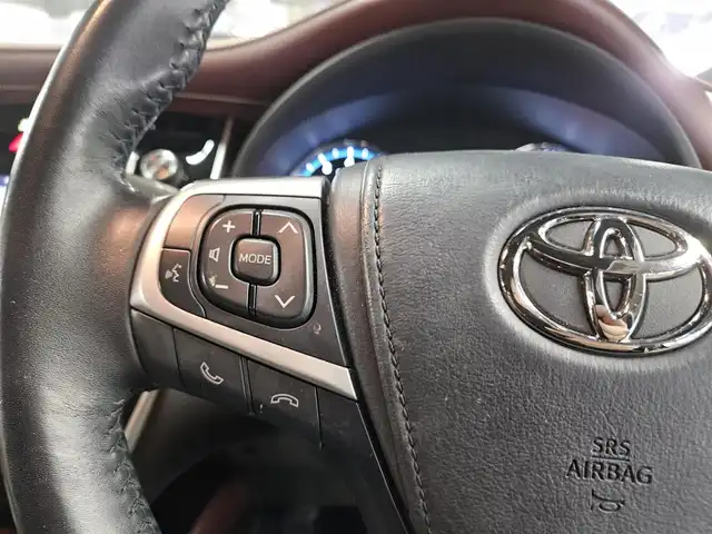トヨタ ハリアー プレミアム アドバンスドP 香川県 2017(平29)年 3.3万km ブラキッシュレッドマイカ ムーンルーフ/革シートセット/純正8型ナビ/フルセグTV/JBLプレミアムサウンドシステム/パワーバックドア/パノラミックビューモニター/ビルトインETC/レーダークルーズコントロール/クリアランスソナー/衝突被害軽減ブレーキ/車線逸脱警報/LEDヘッドランプ/オートライト/木目調/革巻きコンビステアリング/ブラック革シート/前席パワーシート/シートヒーター/運転席ポジションメモリー/純正18インチアルミホイール/スマートキー/プッシュエンジンスタート/禁煙車