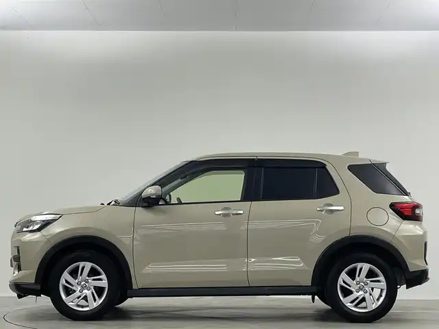 トヨタ ライズ G 埼玉県 2021(令3)年 3.2万km ナチュラルベージュマイカM 純正ナビ　　全方位　ＬＥＤ　液晶ミラー　ＢＳＭ　前後ドライブレコーダー　アイドリングストップ　スマートキー　ＭＴモード付ＡＴ　フルセグＴＶ　Ｂｌｕｅｔｏｏｔｈ　スマートアシスト 純正フロアマットト 衝突被害軽減