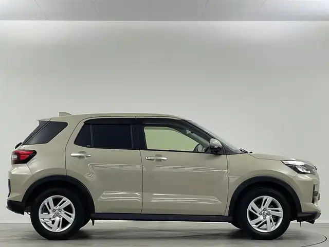 トヨタ ライズ G 埼玉県 2021(令3)年 3.2万km ナチュラルベージュマイカM 純正ナビ　　全方位　ＬＥＤ　液晶ミラー　ＢＳＭ　前後ドライブレコーダー　アイドリングストップ　スマートキー　ＭＴモード付ＡＴ　フルセグＴＶ　Ｂｌｕｅｔｏｏｔｈ　スマートアシスト 純正フロアマットト 衝突被害軽減