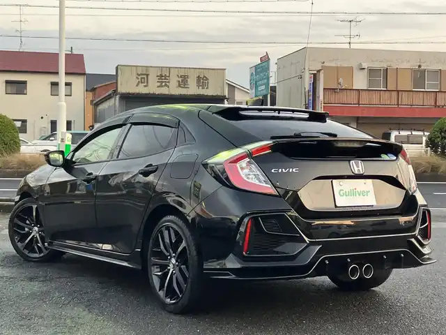 ホンダ シビック ハッチバック 三重県 2020(令2)年 1.5万km クリスタルブラックパール ワンオーナー /登録時走行距離14721km/♪ホンダセンシング/ ・衝突軽減ブレーキ(CMBS)・車線維持支援システム(LKAS)/ ・歩行者事故低減ステアリング・路外逸脱抑制機能/ ・先行車発進お知らせ機能・オートハイビーム/ ・アダプティブクルーズコントロール(ACC)/♪純正ナビ/ ・フルセグ・DVD再生/ ・BTオーディオ・SD録音/♪バックカメラ/♪ハーフレザーシート/♪前席シートヒーター/♪前席パワーシート/♪スマートキー/♪プッシュスタート/♪ドライブレコーダー(前後)/♪オートブレーキホールド/♪LEDヘッドライト/♪LEDフォグライト /♪オートライト/♪純正18インチAW/♪革巻きステアリング/♪パドルシフト/♪ステアリングスイッチ/♪ウィンカーミラー/♪ビルトインETC2.0/♪フロアマット/♪ドアバイザー/♪プライバシーガラス/♪電格ミラー