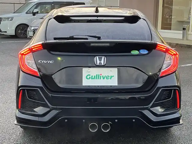 ホンダ シビック ハッチバック 三重県 2020(令2)年 1.5万km クリスタルブラックパール ワンオーナー /登録時走行距離14721km/♪ホンダセンシング/ ・衝突軽減ブレーキ(CMBS)・車線維持支援システム(LKAS)/ ・歩行者事故低減ステアリング・路外逸脱抑制機能/ ・先行車発進お知らせ機能・オートハイビーム/ ・アダプティブクルーズコントロール(ACC)/♪純正ナビ/ ・フルセグ・DVD再生/ ・BTオーディオ・SD録音/♪バックカメラ/♪ハーフレザーシート/♪前席シートヒーター/♪前席パワーシート/♪スマートキー/♪プッシュスタート/♪ドライブレコーダー(前後)/♪オートブレーキホールド/♪LEDヘッドライト/♪LEDフォグライト /♪オートライト/♪純正18インチAW/♪革巻きステアリング/♪パドルシフト/♪ステアリングスイッチ/♪ウィンカーミラー/♪ビルトインETC2.0/♪フロアマット/♪ドアバイザー/♪プライバシーガラス/♪電格ミラー