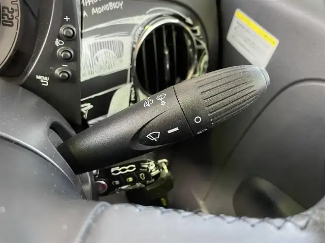 フィアット ５００ ジェニオ 和歌山県 2017(平29)年 7.6万km ガンＭ 150台限定車/ポルトローナ・フラウ製レザーシート/HIDヘッドライト/純正オーディオ・USB・Bluetooth・AUX/ガラスルーフ/コーナーセンサー/キーレス/前後ドライブレコーダー/スペアキー