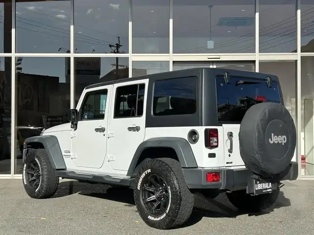 クライスラー・ジープ ジープ ラングラー アンリミテッド スポーツ 福岡県 2015(平27)年 3.5万km ブライトホワイト クルコン　/Ｓカメラ　/ＣＤ／ＤＶＤ　/ＡＵＸ　/ＭＴモード付ＡＴ　/１７インチＡＷ「Ｄｉｃｋ　Ｃｅｐｅｋ」　/キーレスキー　/ＥＴＣ