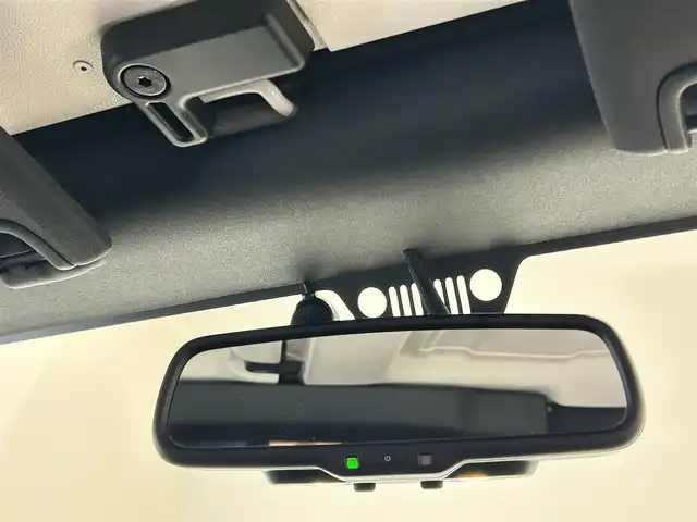 クライスラー・ジープ ジープ ラングラー アンリミテッド スポーツ 福岡県 2015(平27)年 3.5万km ブライトホワイト クルコン　/Ｓカメラ　/ＣＤ／ＤＶＤ　/ＡＵＸ　/ＭＴモード付ＡＴ　/１７インチＡＷ「Ｄｉｃｋ　Ｃｅｐｅｋ」　/キーレスキー　/ＥＴＣ