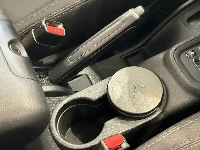 クライスラー・ジープ ジープ ラングラー アンリミテッド スポーツ 福岡県 2015(平27)年 3.5万km ブライトホワイト クルコン　/Ｓカメラ　/ＣＤ／ＤＶＤ　/ＡＵＸ　/ＭＴモード付ＡＴ　/１７インチＡＷ「Ｄｉｃｋ　Ｃｅｐｅｋ」　/キーレスキー　/ＥＴＣ