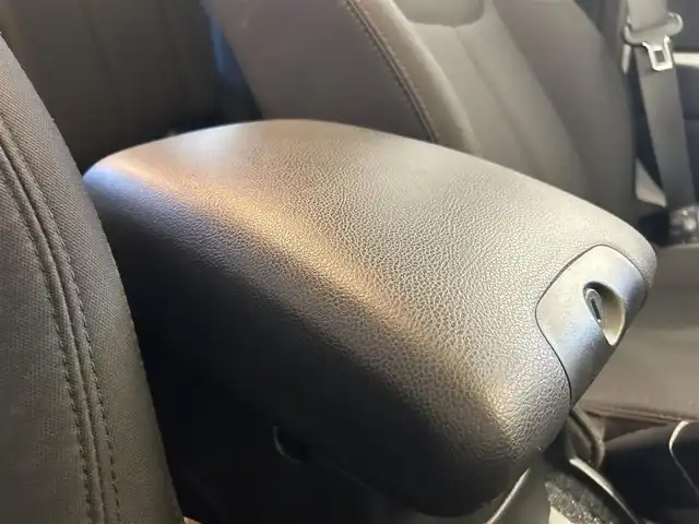 クライスラー・ジープ ジープ ラングラー アンリミテッド スポーツ 福岡県 2015(平27)年 3.5万km ブライトホワイト クルコン　/Ｓカメラ　/ＣＤ／ＤＶＤ　/ＡＵＸ　/ＭＴモード付ＡＴ　/１７インチＡＷ「Ｄｉｃｋ　Ｃｅｐｅｋ」　/キーレスキー　/ＥＴＣ