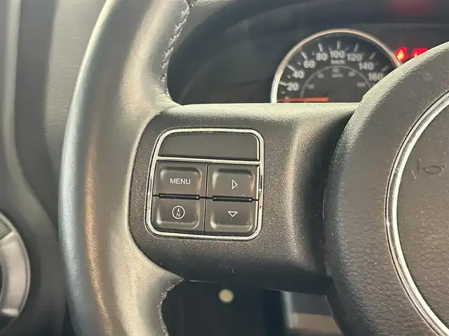 クライスラー・ジープ ジープ ラングラー アンリミテッド スポーツ 福岡県 2015(平27)年 3.5万km ブライトホワイト クルコン　/Ｓカメラ　/ＣＤ／ＤＶＤ　/ＡＵＸ　/ＭＴモード付ＡＴ　/１７インチＡＷ「Ｄｉｃｋ　Ｃｅｐｅｋ」　/キーレスキー　/ＥＴＣ