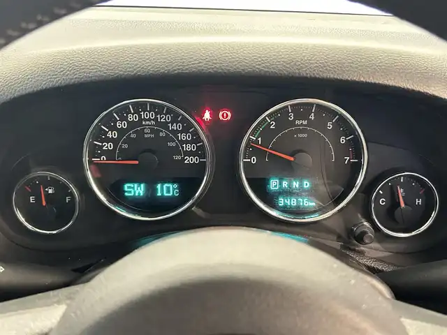 クライスラー・ジープ ジープ ラングラー アンリミテッド スポーツ 福岡県 2015(平27)年 3.5万km ブライトホワイト クルコン　/Ｓカメラ　/ＣＤ／ＤＶＤ　/ＡＵＸ　/ＭＴモード付ＡＴ　/１７インチＡＷ「Ｄｉｃｋ　Ｃｅｐｅｋ」　/キーレスキー　/ＥＴＣ