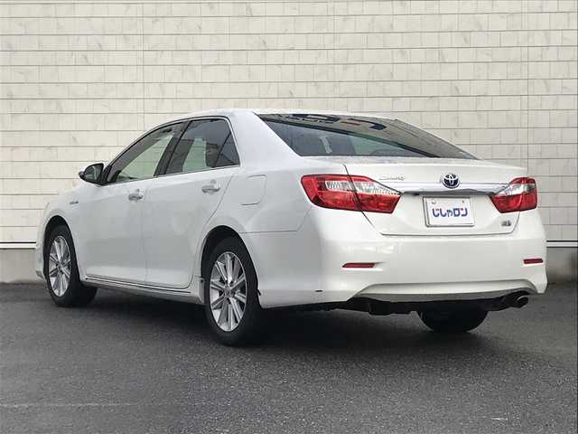 トヨタ カムリ ハイブリット レザーパッケージ 栃木県 2012(平24)年 8.4万km ホワイトパールクリスタルシャイン (株)IDOMが運営する【じしゃロン小山店】の自社ローン対象車両になります。こちらは現金ご利用時の価格です。/自社ローンご希望の方は別途その旨お申付け下さい。//禁煙車/純正フルセグナビ/（CD/DVD/AM/FMラジオ）/(Bluetooth)/スマートキー/プッシュスタート/バックカメラ/ＥＴＣ/クルーズコントロール/ドライブレコーダー/パワーシート/シートヒーター/ステアリングリモコン/電動格納ドアミラー/パワーウインドウ/オートライト/自動防眩ミラー