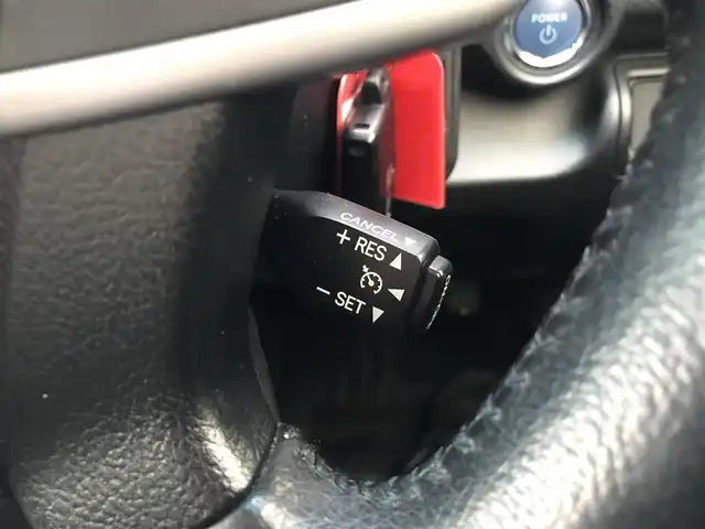 トヨタ カムリ ハイブリット レザーパッケージ 栃木県 2012(平24)年 8.4万km ホワイトパールクリスタルシャイン (株)IDOMが運営する【じしゃロン小山店】の自社ローン対象車両になります。こちらは現金ご利用時の価格です。/自社ローンご希望の方は別途その旨お申付け下さい。//禁煙車/純正フルセグナビ/（CD/DVD/AM/FMラジオ）/(Bluetooth)/スマートキー/プッシュスタート/バックカメラ/ＥＴＣ/クルーズコントロール/ドライブレコーダー/パワーシート/シートヒーター/ステアリングリモコン/電動格納ドアミラー/パワーウインドウ/オートライト/自動防眩ミラー