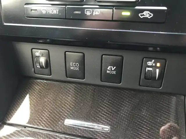 トヨタ カムリ ハイブリット レザーパッケージ 栃木県 2012(平24)年 8.4万km ホワイトパールクリスタルシャイン (株)IDOMが運営する【じしゃロン小山店】の自社ローン対象車両になります。こちらは現金ご利用時の価格です。/自社ローンご希望の方は別途その旨お申付け下さい。//禁煙車/純正フルセグナビ/（CD/DVD/AM/FMラジオ）/(Bluetooth)/スマートキー/プッシュスタート/バックカメラ/ＥＴＣ/クルーズコントロール/ドライブレコーダー/パワーシート/シートヒーター/ステアリングリモコン/電動格納ドアミラー/パワーウインドウ/オートライト/自動防眩ミラー