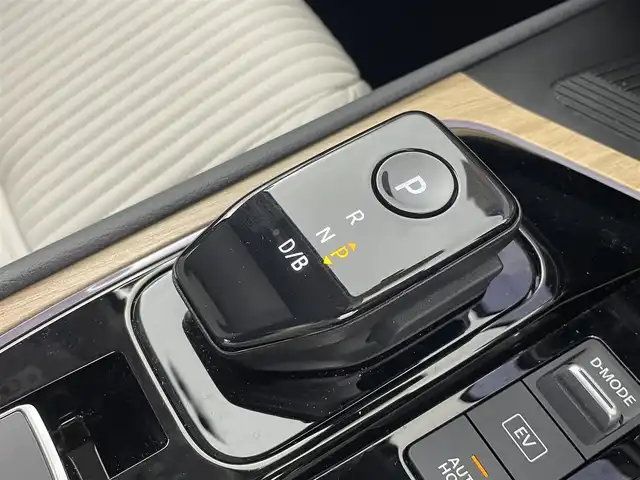 日産 オーラ G レザーエディション 埼玉県 2024(令6)年 1.5万km 黒 ホワイトレザーシート/純正ナビ/アラウンドビューモニター/前席シートヒーター/プロパイロット/デジタルインナーミラー/Bluetooth/フルセグTV/BOSEサウンドシステム/ビルトインETC/置くだけ充電/ステアリングヒーター/LEDヘッドライト/オートライト/レーダークルーズ/ブラインドスポットモニタリング/新車保証書/取扱説明書/スペアキー