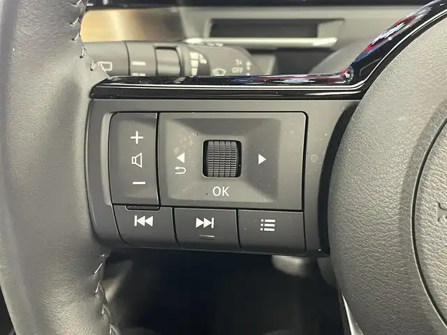 日産 オーラ G レザーエディション 埼玉県 2024(令6)年 1.5万km 黒 ホワイトレザーシート/純正ナビ/アラウンドビューモニター/前席シートヒーター/プロパイロット/デジタルインナーミラー/Bluetooth/フルセグTV/BOSEサウンドシステム/ビルトインETC/置くだけ充電/ステアリングヒーター/LEDヘッドライト/オートライト/レーダークルーズ/ブラインドスポットモニタリング/新車保証書/取扱説明書/スペアキー