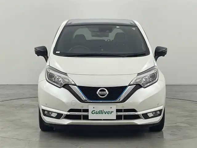 日産 ノート e－パワー メダリスト Bアロー 福岡県 2018(平30)年 3.9万km ブリリアントホワイトパール/スーパーブラック 2トーン 純正ナビ（ＢＴ，フルセグＴＶ）　/アラウンドビューモニター　/ＥＴＣ　/ナビ連動ドラレコ　/インテリジェントクルーズコントロール　/デジタルインナーミラー　/エマージェンシーブレーキ　/レーンキープ　/ステアリングリモコン/ハーフレザーシート